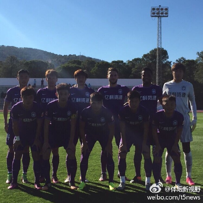 更衣室里鸦雀无声，教练组和球员们都强调了保持团结的重要性，不要在赛后发表容易造成误解的声明或评论，来增加额外的噪音。